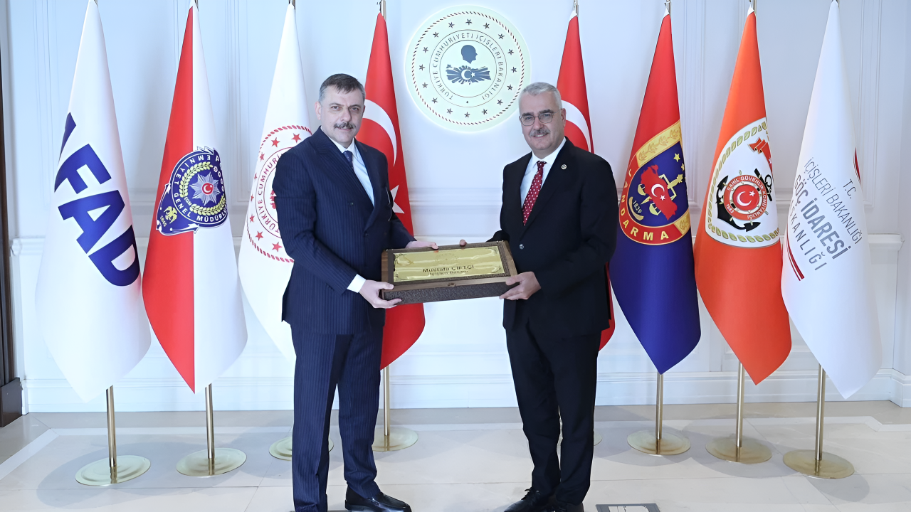 İçişleri Bakanı Çiftçi İle Milletvekili Ahlatcı, Çorum İçin Bir Araya Geldi