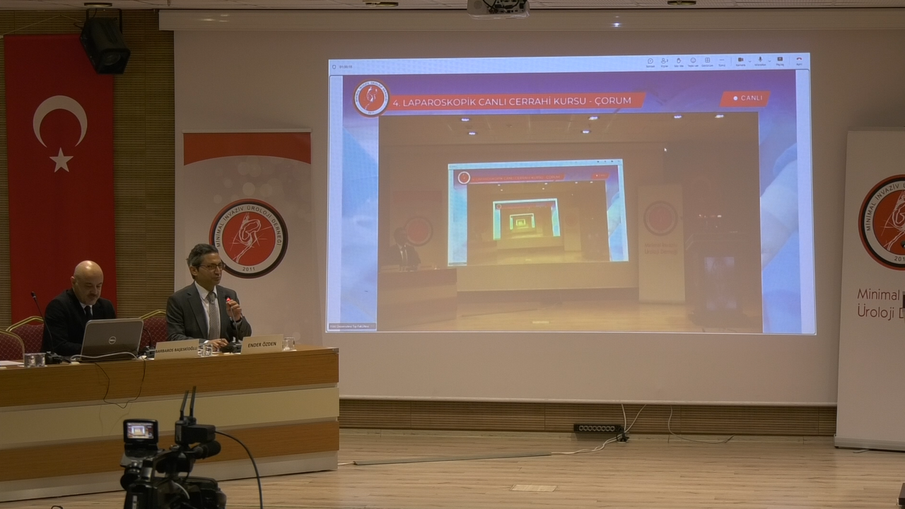 4. Laparoskopik Canlı Cerrahi Kursu Başarı İle Düzenlendi