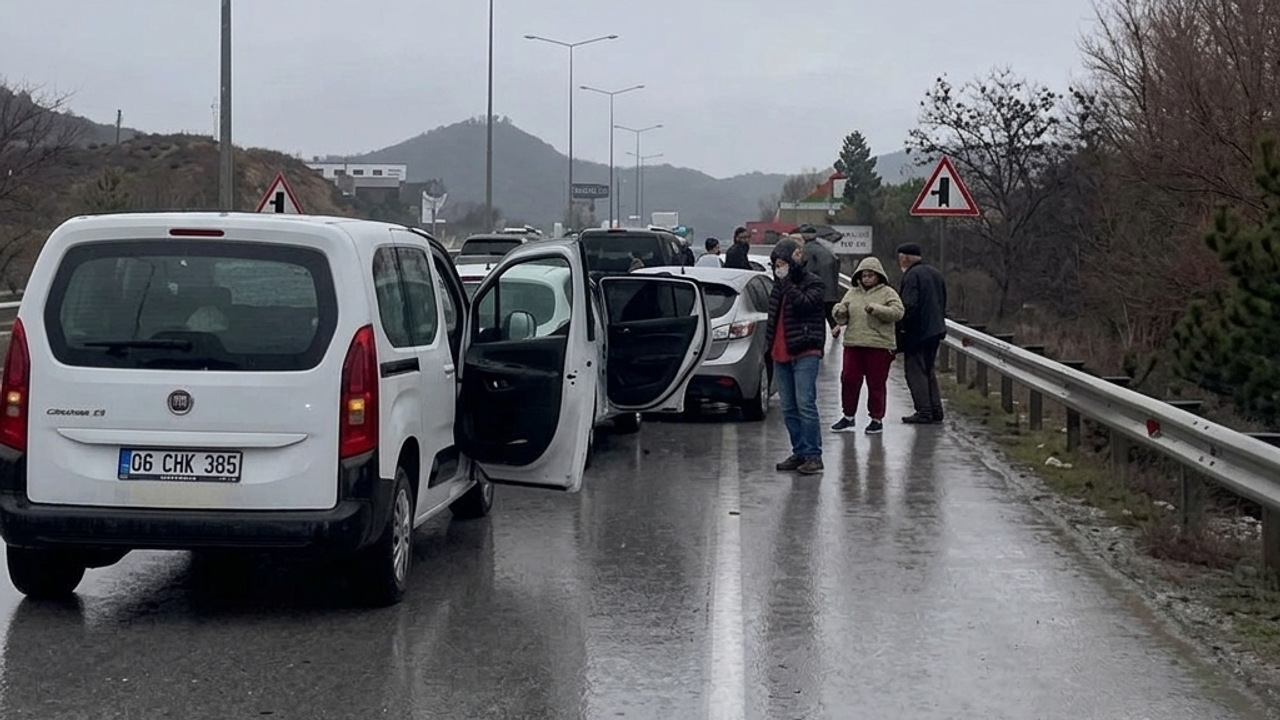 6 Araç Birbirine Girdi! Samsun Yolunda Zincirleme Kaza