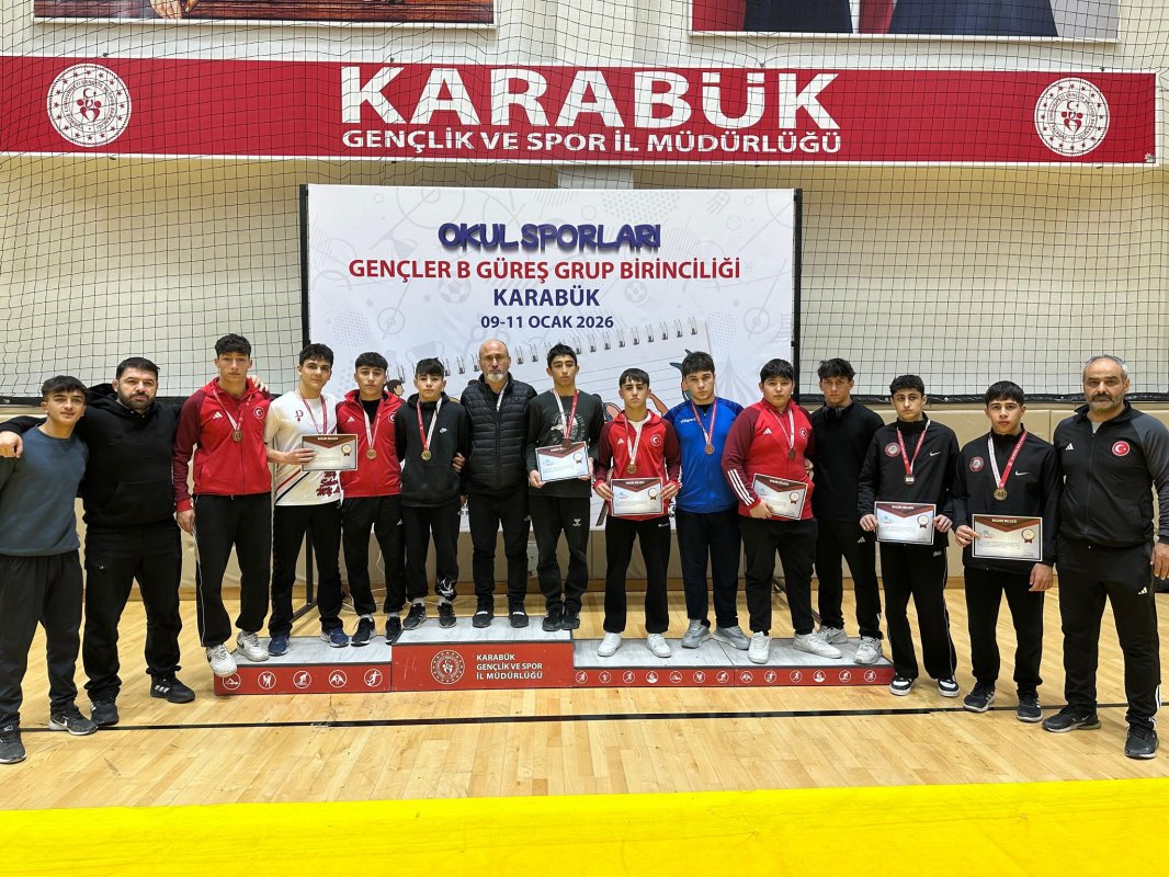 Çorumlu Güreşçilerden Gurur Veren Başarı