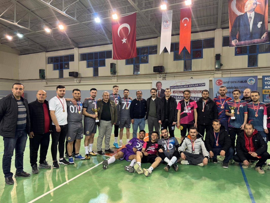 Bayat’ta Futsal Turnuvası Finali Büyük Heyecana Sahne Oldu