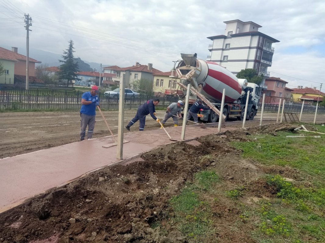 Osmancık’ta Hizmet Atağı: Şenyurt Mahallesi’ne Yeni Kaldırımlar