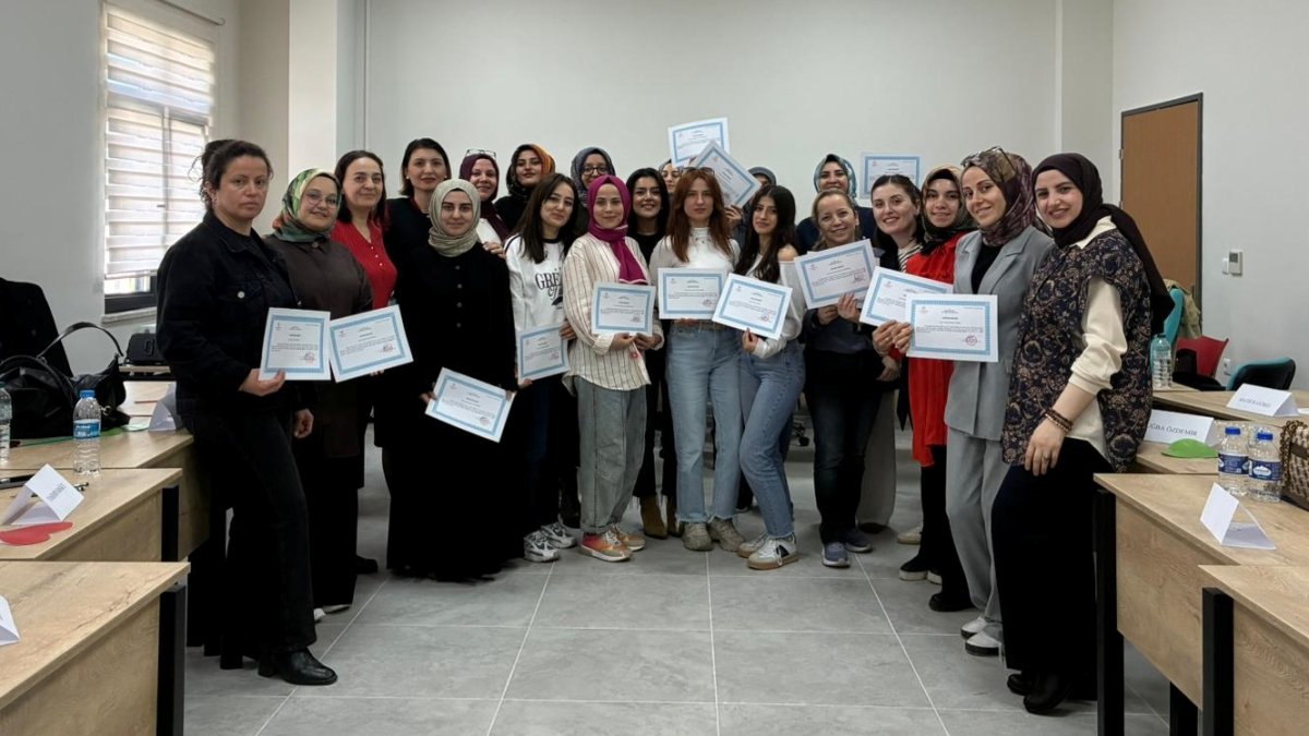 Anne Sütü Seferberliği: Sağlık Personeline Eğitim
