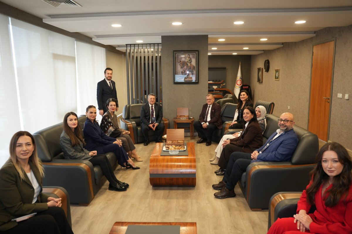 Ebru Akel ve "Üreten Kadınlar" Heyeti Çorum TSO’yu Ziyaret Etti