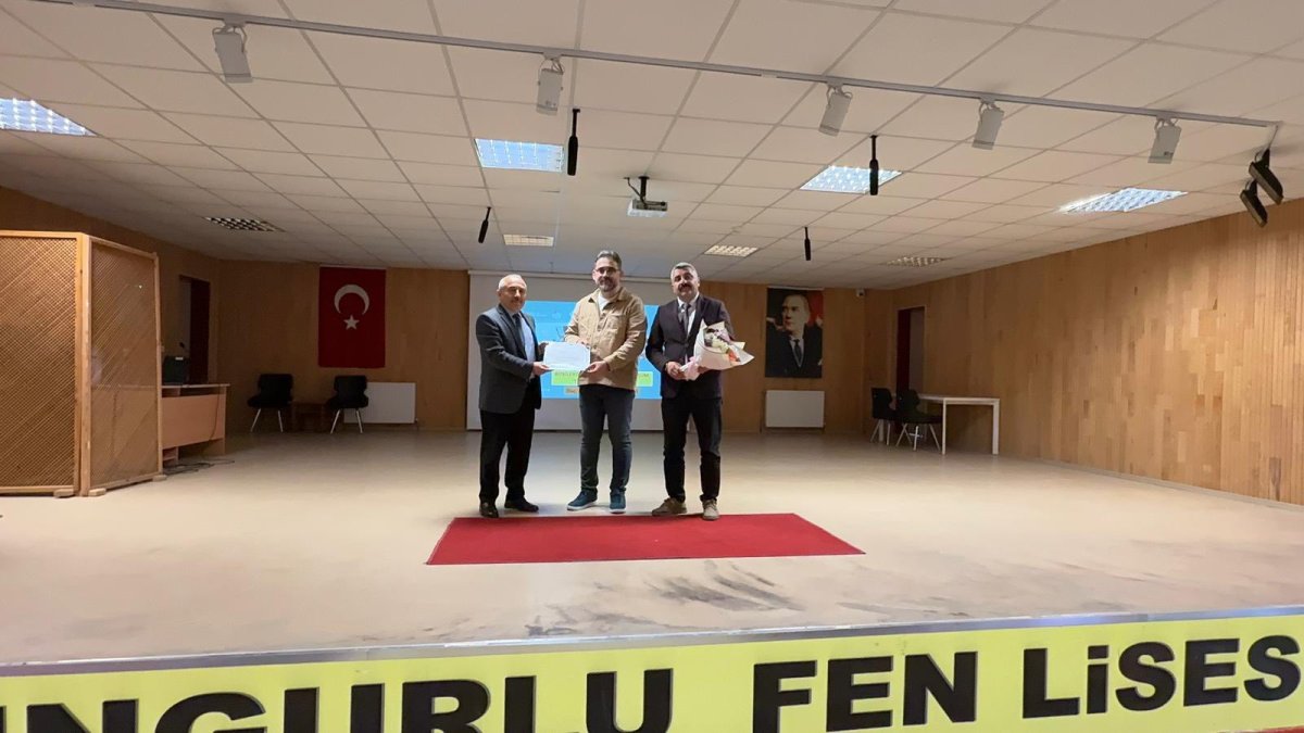 Sungurlu Fen Lisesi’nde Biyoteknoloji Yolculuğu: Doç. Dr. Ekrem Bölükbaşı Öğrencilerle Buluştu