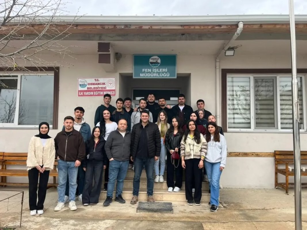Osmancık Belediyesi ve Hitit Üniversitesi İş Birliğiyle Öğrencilere Sertifikalı İlk Yardım Eğitimi