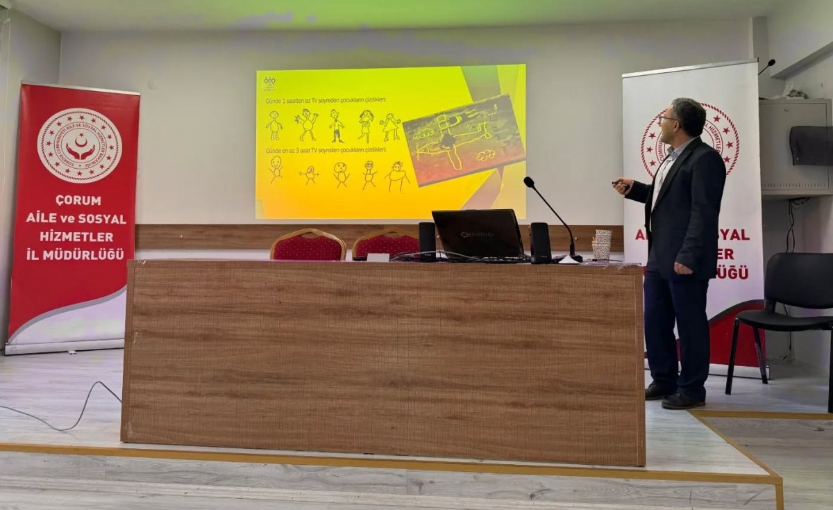 Koruyucu Ailelere Dijital Rehber: Çorum’da "Bilinçli Medya" Eğitimi!
