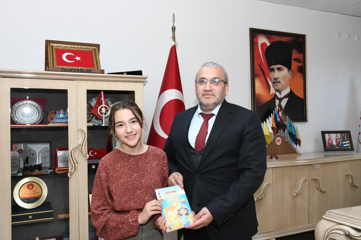 Çorum'un Gururu Minik Yazardan İl Millî Eğitim Müdürü Çağlar'a Ziyaret
