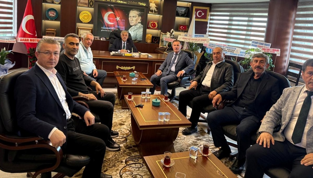 Çorum Dsyb Başkanı Yılmaz Kaya'dan Çesob Başkanı Recep Gür'e Tebrik Ziyareti