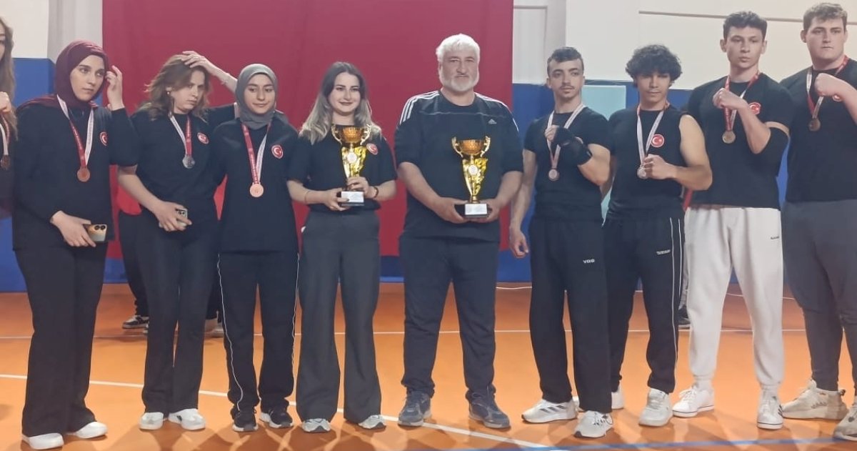 Isparta'da Bilek Güreşi Destanı: Takımlarımız Türkiye İkincisi Oldu!