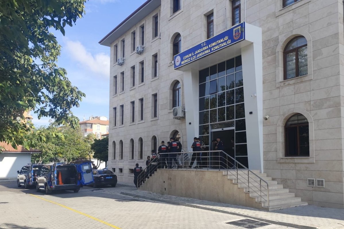 Sosyal Medyada Bomba Ve Silah Eğitimi Yapan 9 Şüpheli Yakalandı