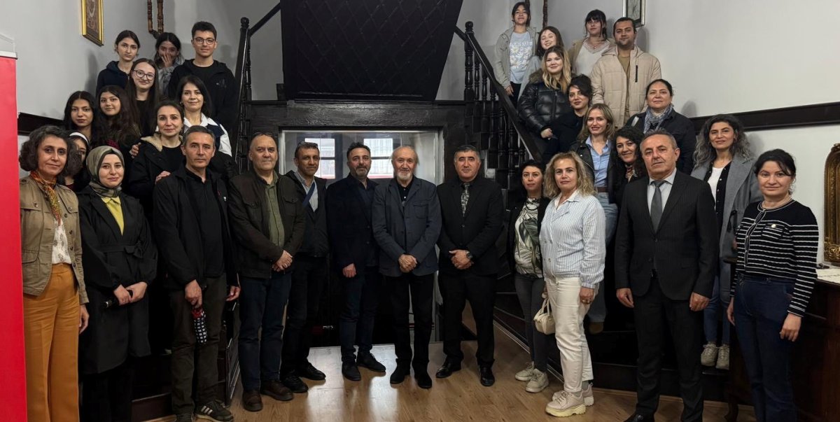 Öğretmen Akademileri'nde Sanat Söyleşisi: Ressam Bünyamin Balamir Ağırlandı