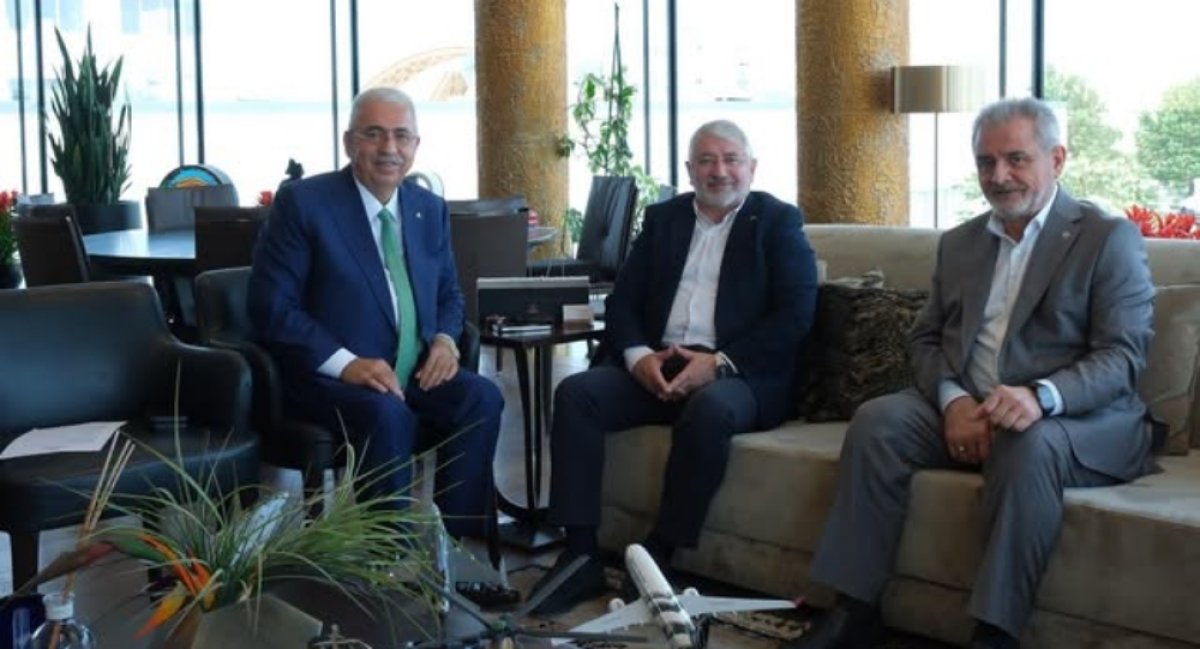 Başkan Aşgın'dan İş İnsanı Ahmet Ahlatcı'ya Hac Ziyareti