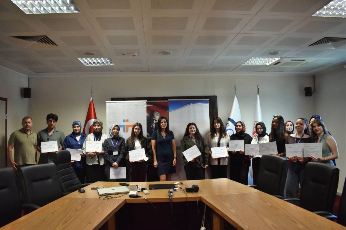 İşkur Çorum'dan Ulusal Staj Programı Öğrencilerine "İş Kulübü" Eğitimi