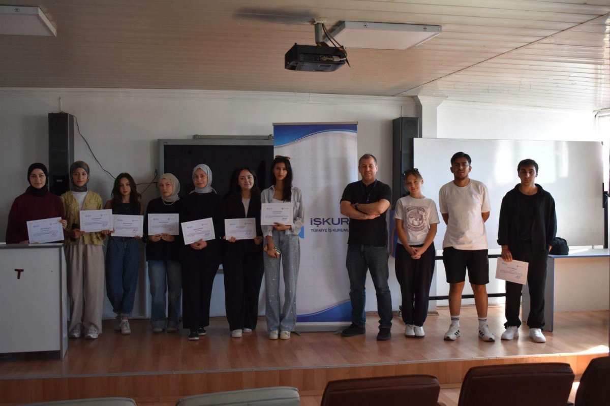 İşkur Çorum'dan Gençlere Kariyer Desteği: Yapay Zeka Destekli Cv Eğitimi