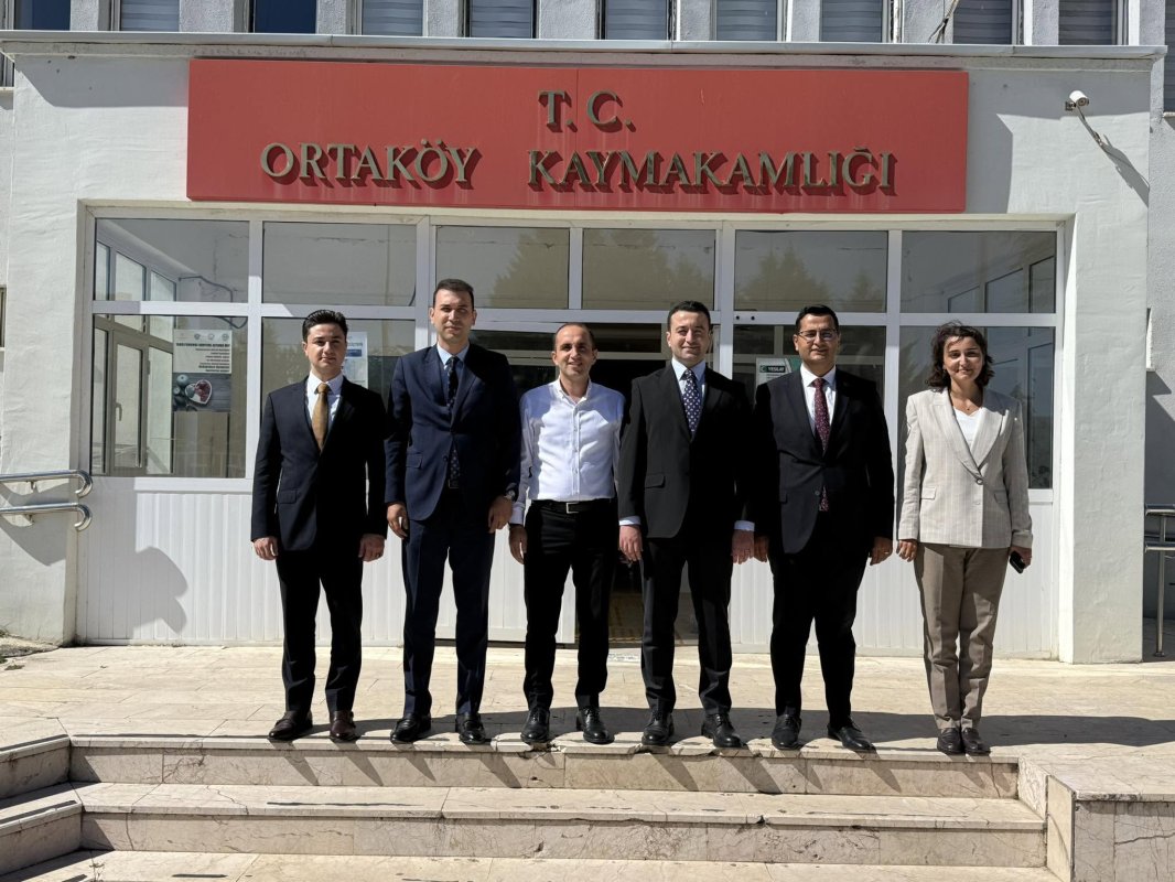 Ortaköy'de Kaymakamlar Zirvesi: Beş İlçenin Kaymakamı Fatih Şimşek'i Ziyaret Etti