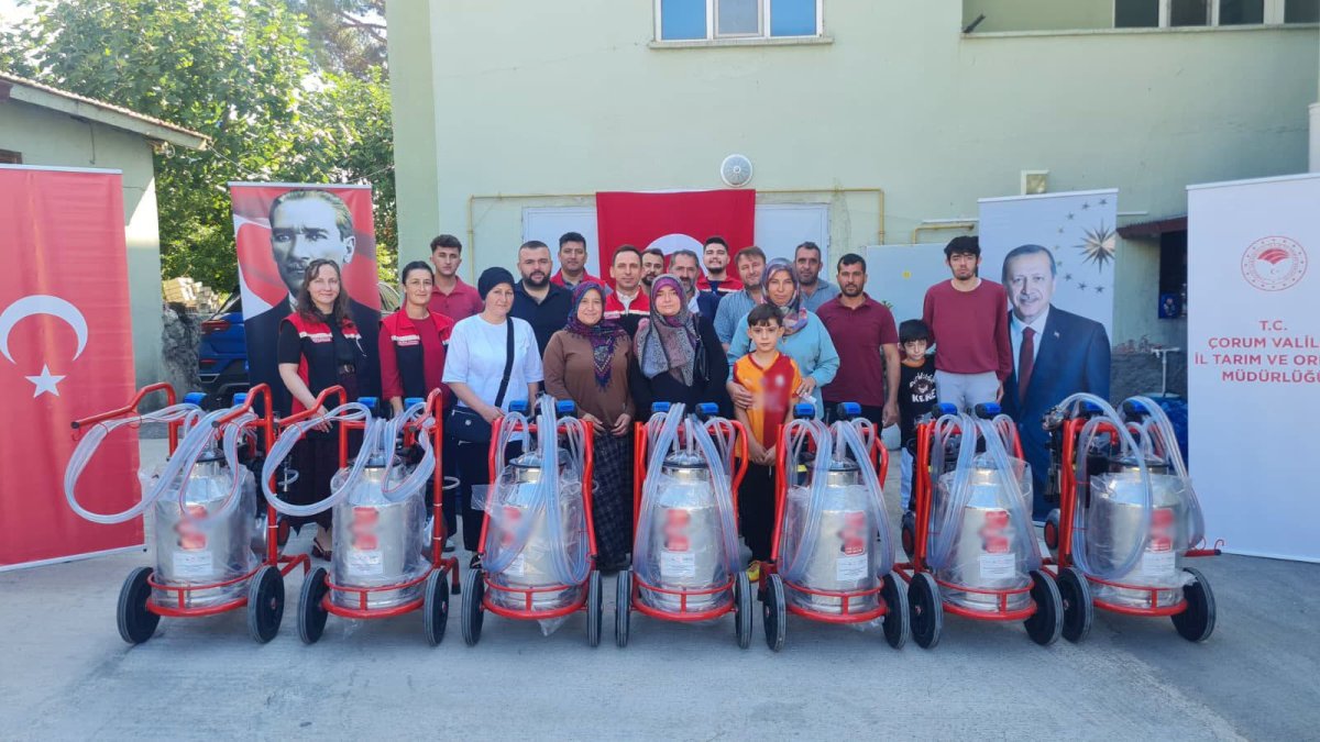 Kargı'da Küçük Aile İşletmelerine Büyük Destek: Yüzde Yüz Hibeli Süt Sağım Makineleri Teslim Edildi!