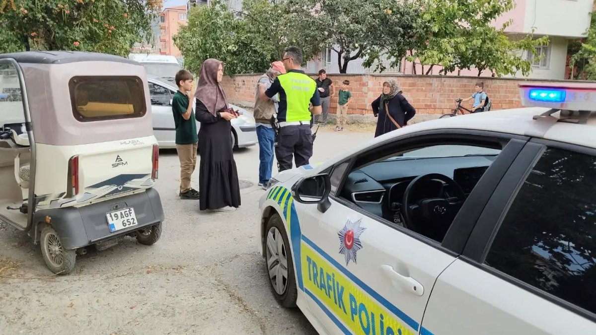 Osmancık'ta Minibüs İle Otomobil Çarpıştı
