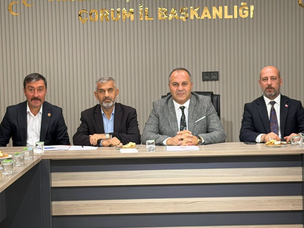 Çorum Muhtarlar Derneği'nden Mhp İl Başkanlığı'na 'Hayırlı Olsun' Ziyareti