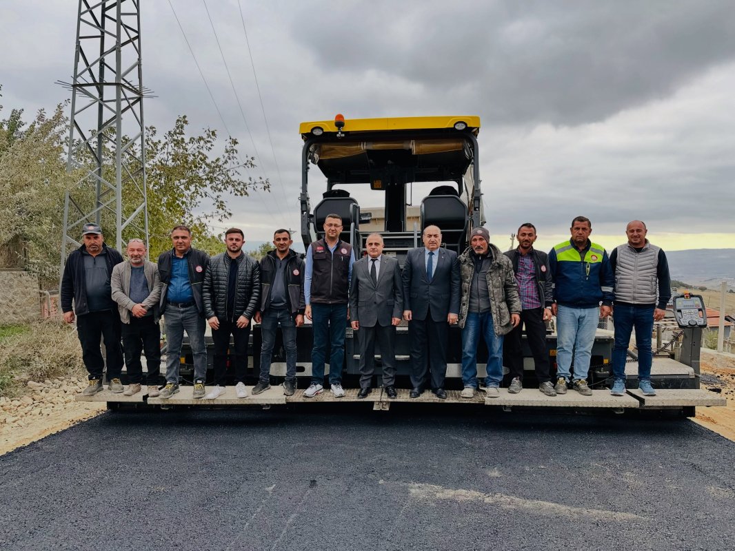 Eskiekin-Elmalı Grup Yolu'nda 32 Milyon Liralık Sıcak Asfalt Çalışması