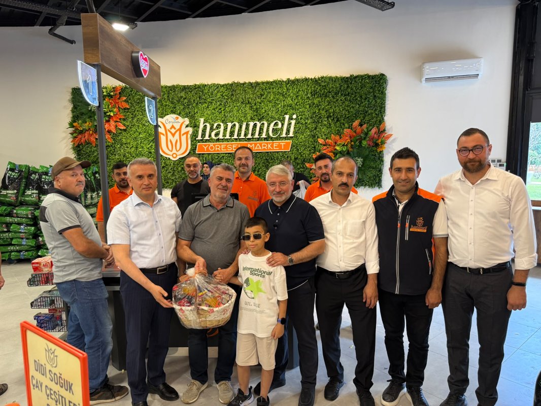 Hanımeli Yöresel Market’in 1000’inci Müşterisine Sürpriz Hediye