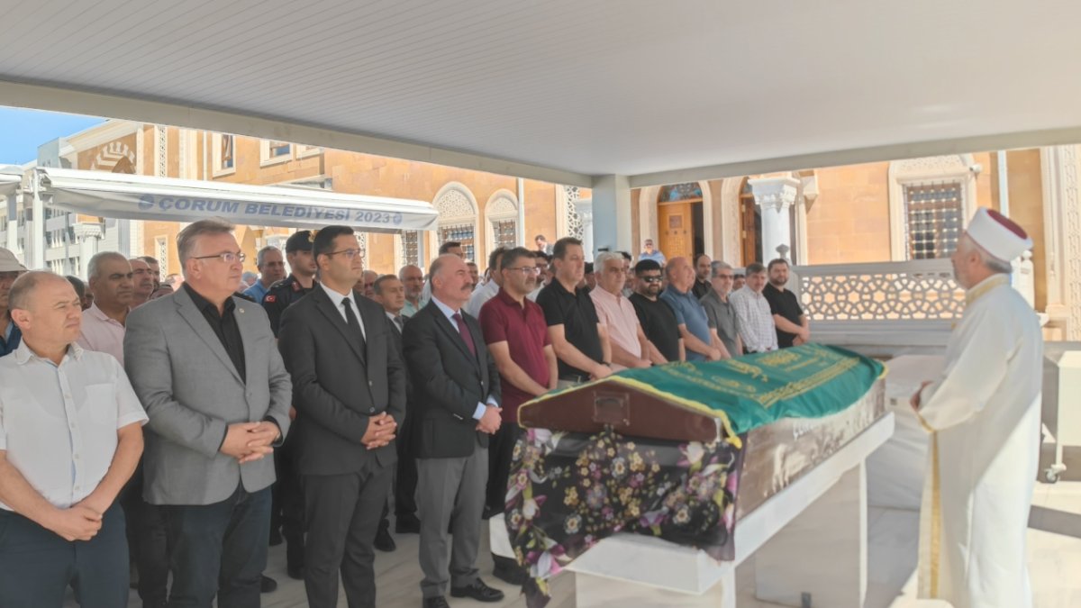 İl Sosyal Etüt Ve Proje Müdürü Murat Ceylan'ın Acı Günü: Annesi Gülizar Ceylan Son Yolculuğuna Uğurlandı