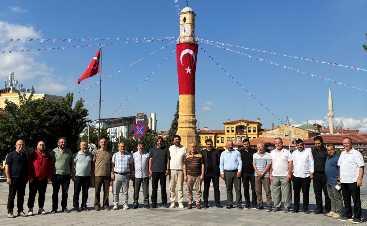 Çorum İnsani Değerler Platformu'nda Görev Değişimi: Dönem Sözcülüğü ÖZGÜR-DER'e Geçti