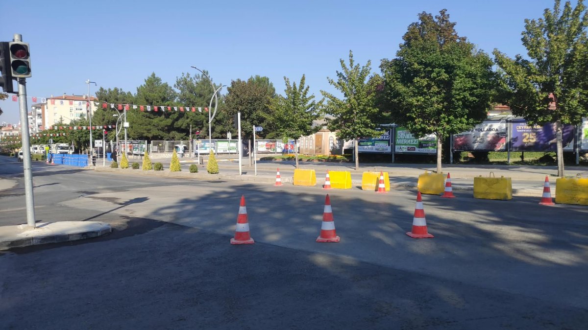 Gazi Caddesi'nde Asfalt Mesaisi: Trafik Tek Yönlü Sağlanıyor