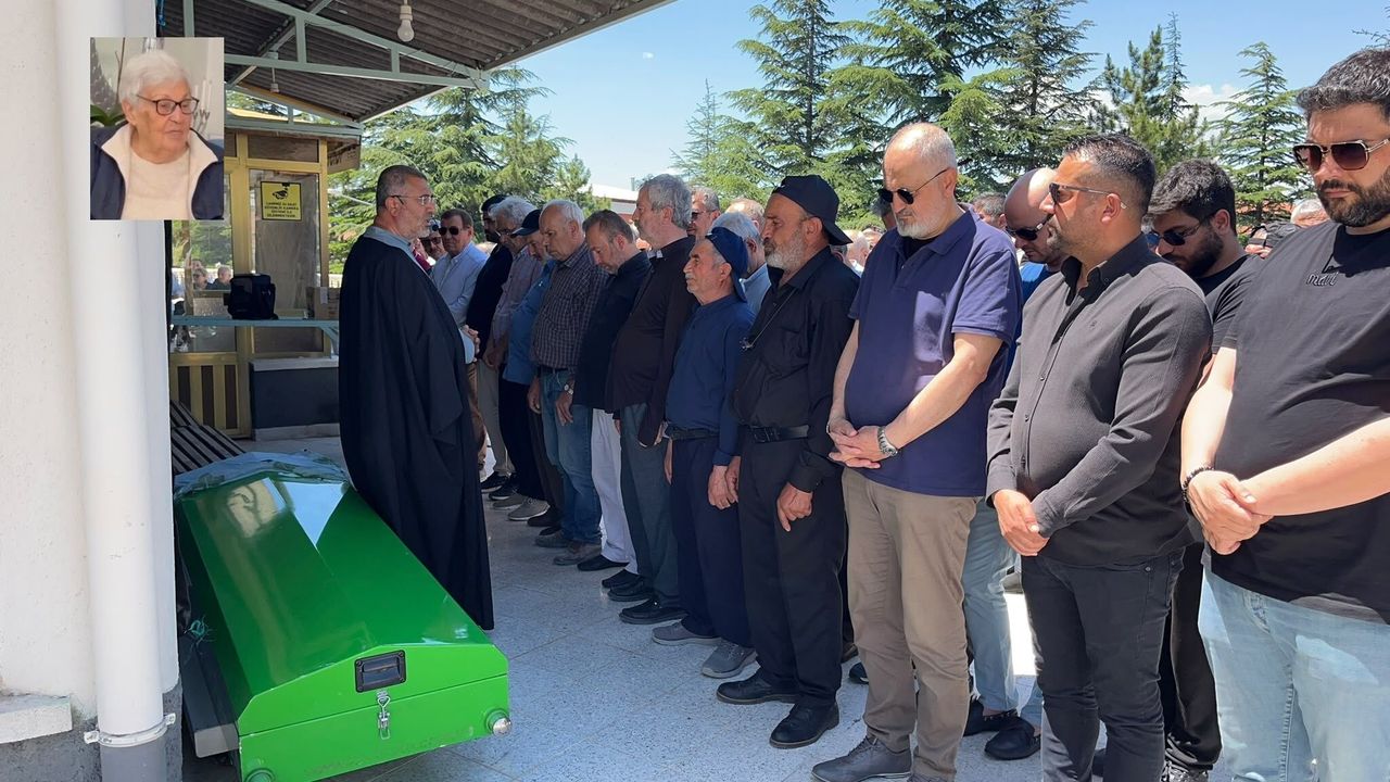 Avukat Teoman Şahin'in Annesi Toprağa Verildi