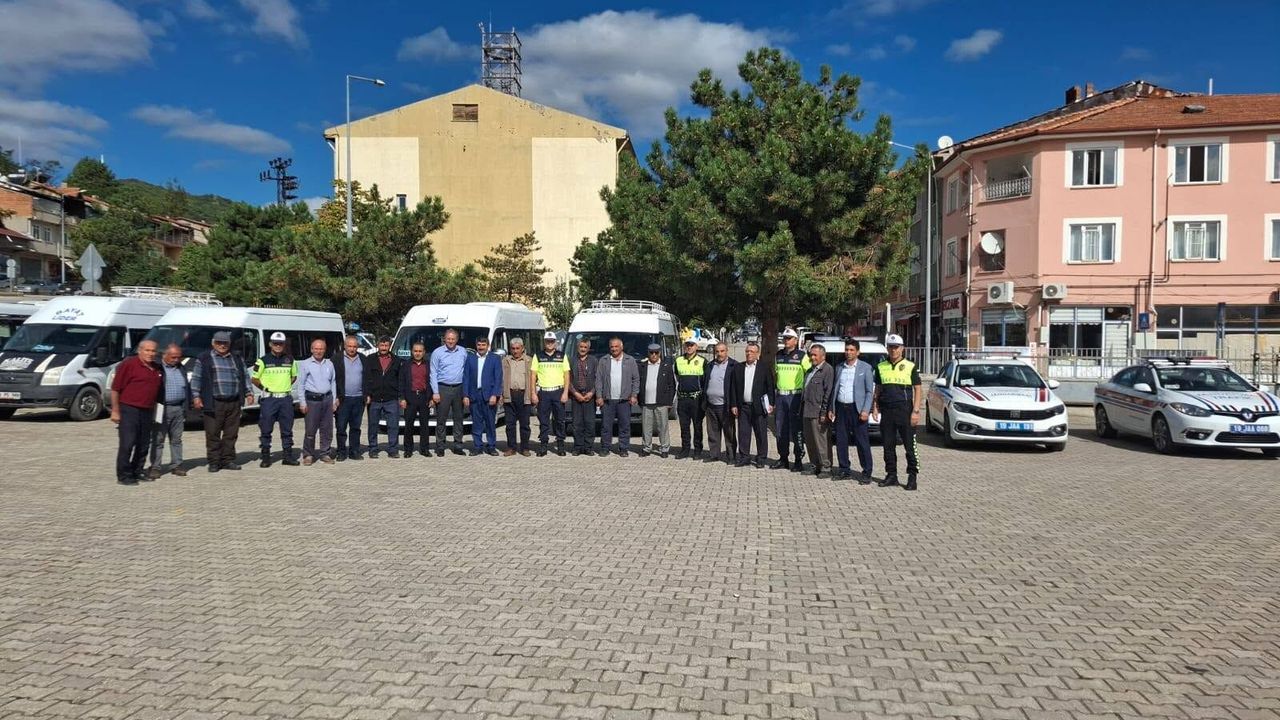 Bayat’ta servis şoförlerine trafik tedbirleri anlatıldı