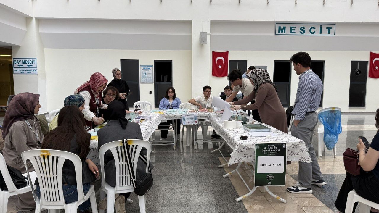 Belediyeden Tıp Kongresine Renk Katan Sanat Etkinlikleri