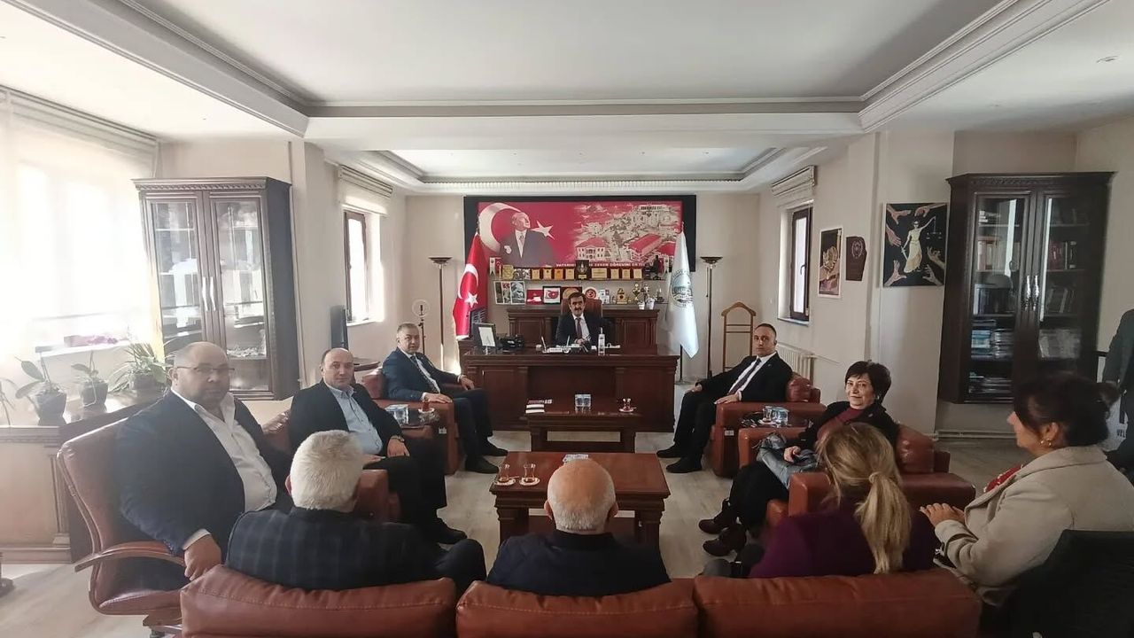 CHP’li Solmaz İle Beraberindeki Heyet Başkan Aylar İle Mecitözü’nü Görüştü