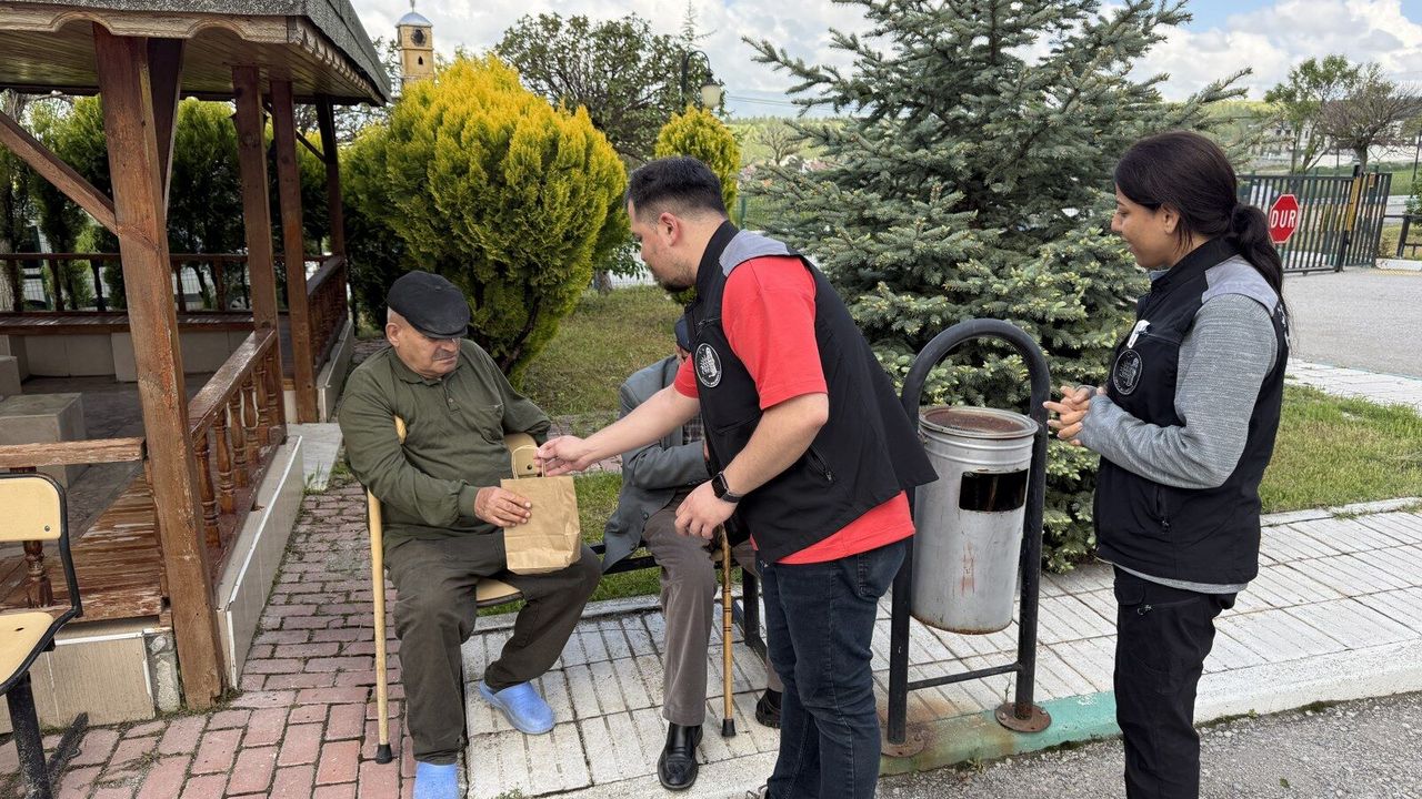 Çorum Belediyesi’nden Huzurevi Sakinlerine Ziyaret