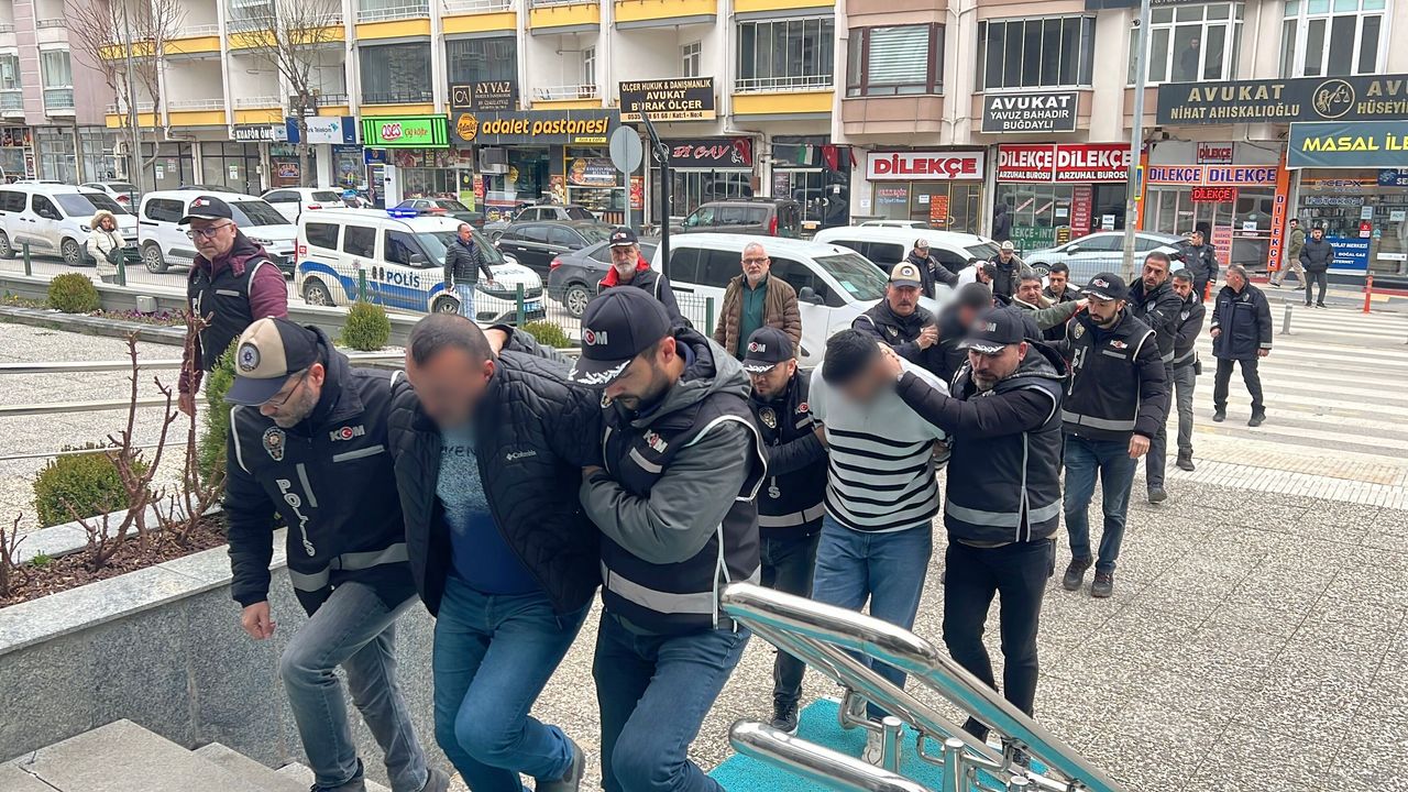 Çorum’da Esnafın Kabusu Bitti! Haraç Çetesi Çökertildi