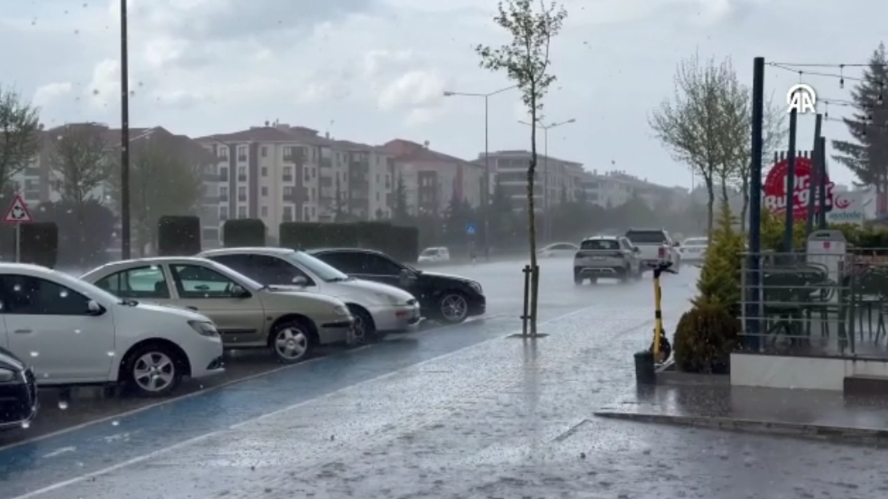 Çorum’da Sağanak ve Dolu Hayatı Olumsuz Etkiledi!