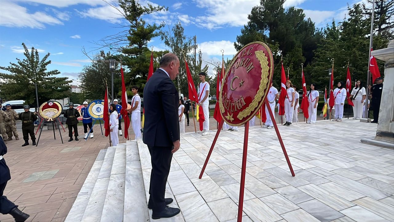 Çorum’da Zafer Günü! Atatürk Anıtı’nda Tören Düzenlendi