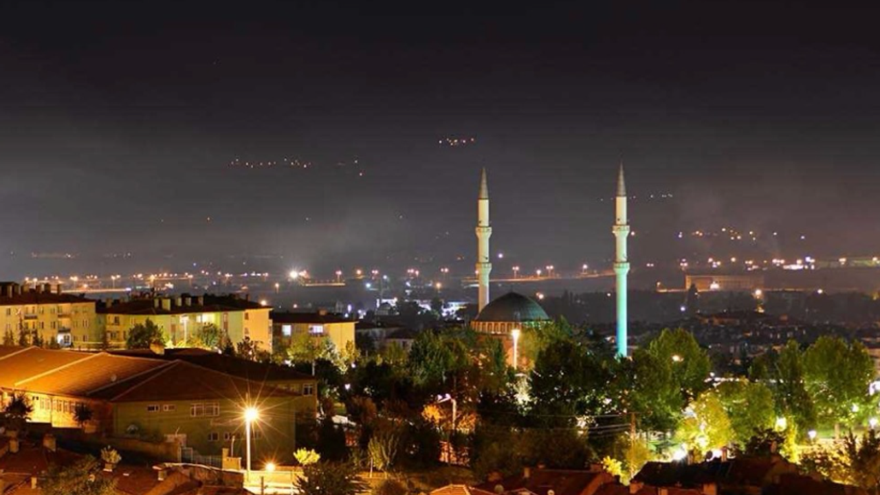 Çorum Gece Yarısı Patlama Sesiyle İrkildi