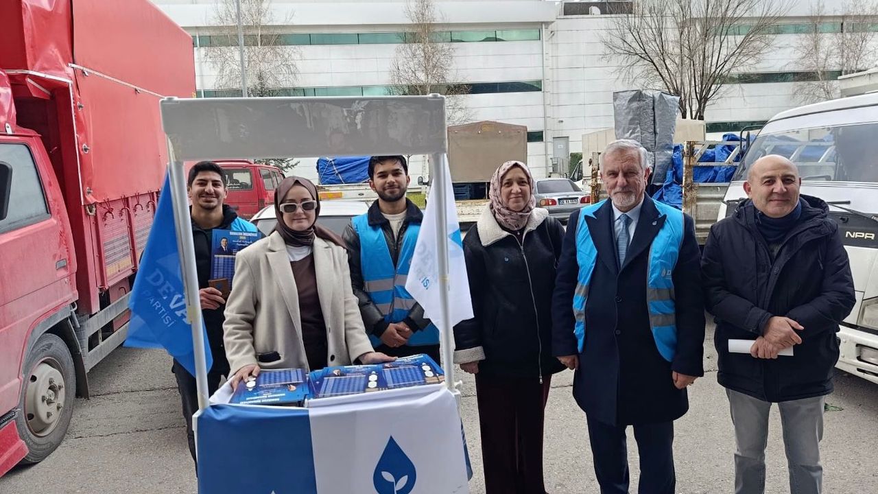 DEVA Partisi Ramazan’ın İlk Gününde Pazarda Vatandaşlarla Buluştu