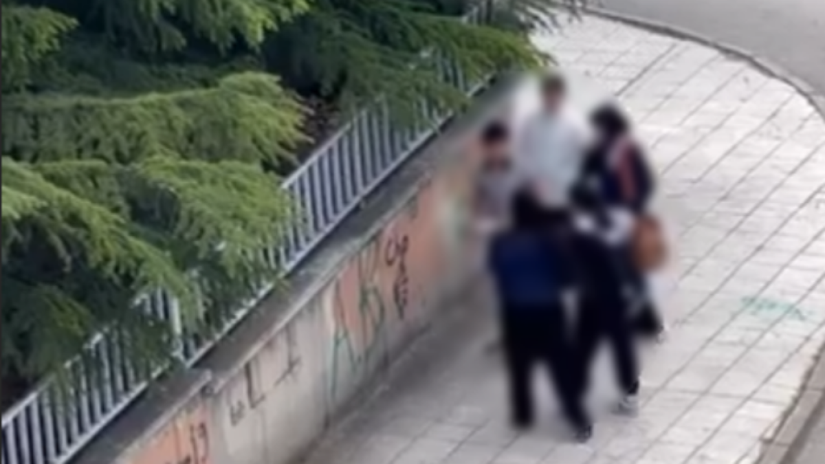 İnönü Anadolu Lisesi Duvarları Sprey Boyaların Hedefi Oldu: "Bakılacak Hali Kalmadı"