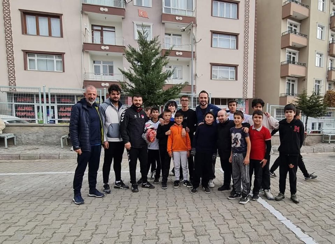 Çorum ASKF'den Futbol Topu Ve Forma Hediyesi