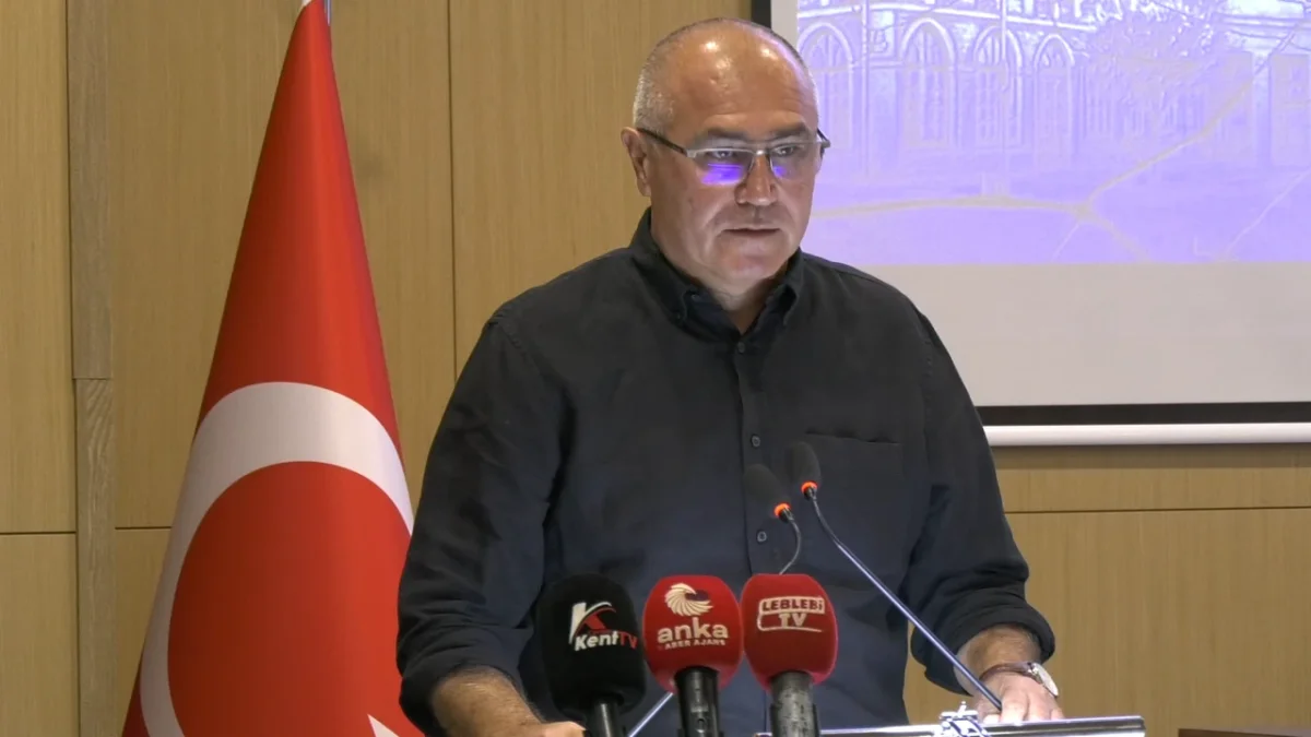 Çorum Belediye Meclisi'nde Yol Ve Altyapı Uyarısı: Erkan Özbal Mahallelerin Sorunlarını Meclise Taşıdı!