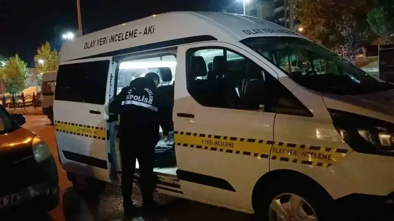 Genç Kadını Ailesi Bahçede Ölü Buldu