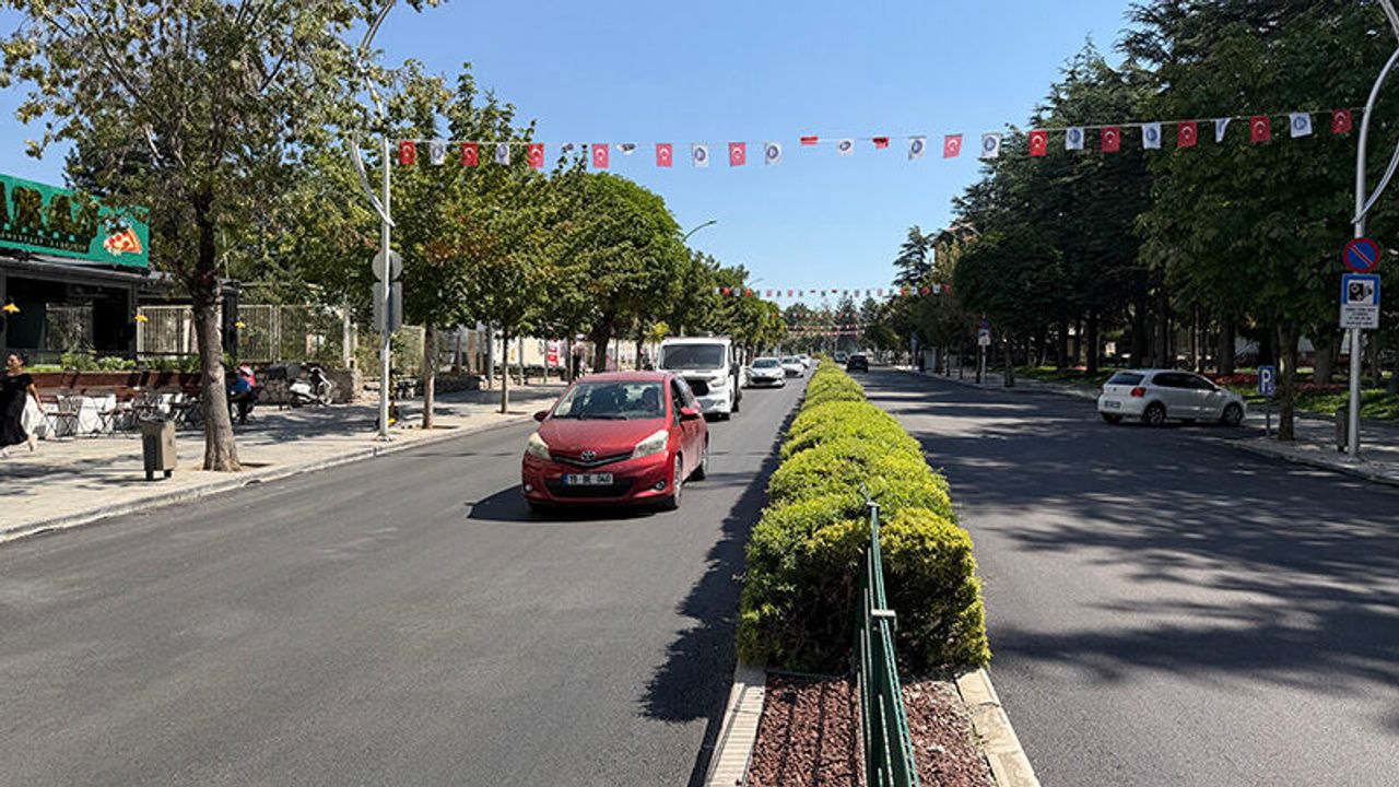Gazi Caddesi’nde Asfalt Çalışmaları Tamamlandı