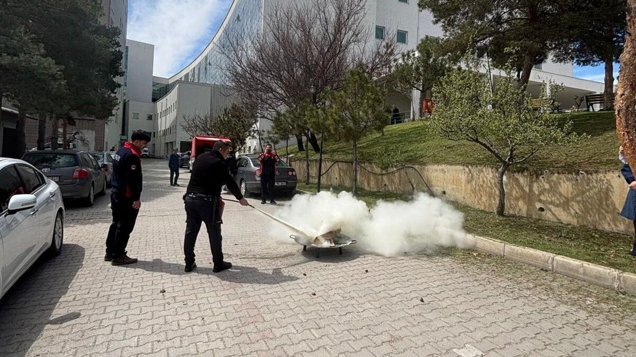 Hastanede Alarm! Kırmızı Kod Verildi, Senaryo Gerçeği Aratmadı