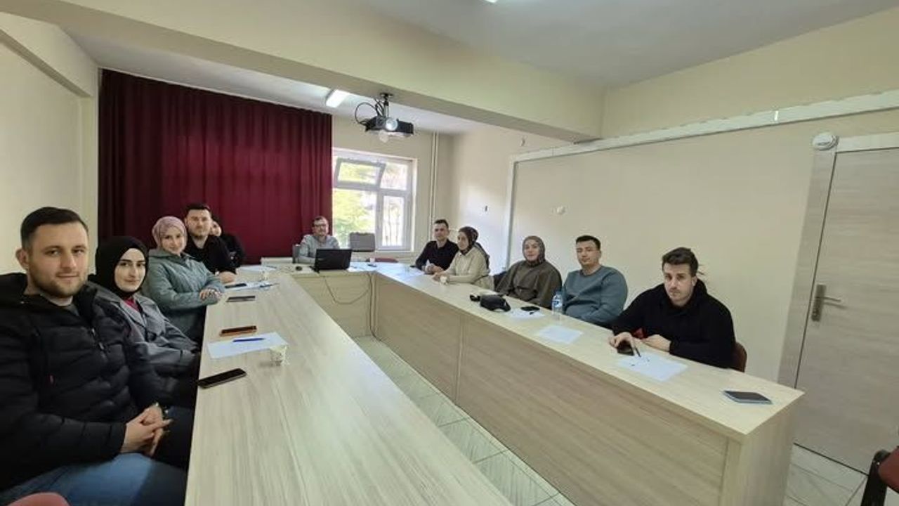 Hayatını Birleştirecek Gençler Evlilik Hakkında Bilgilendirildi