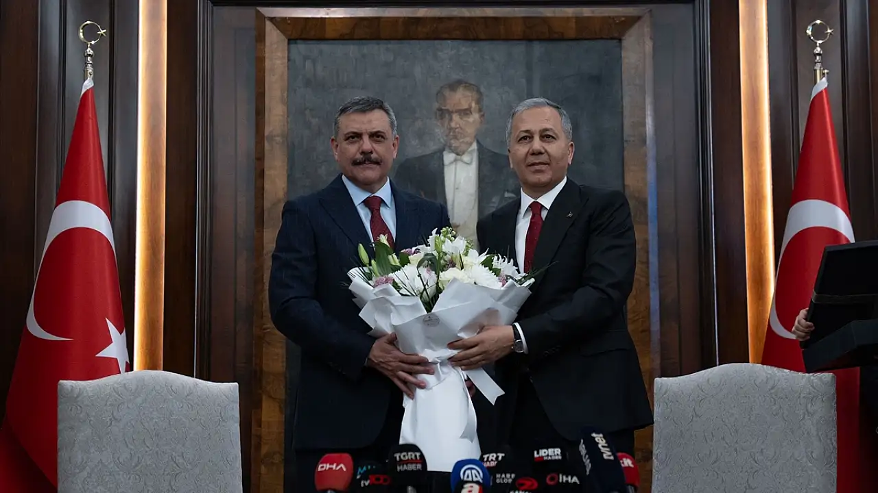 Mustafa Çiftçi İçişleri Bakanlığı Görevini Törenle Devraldı