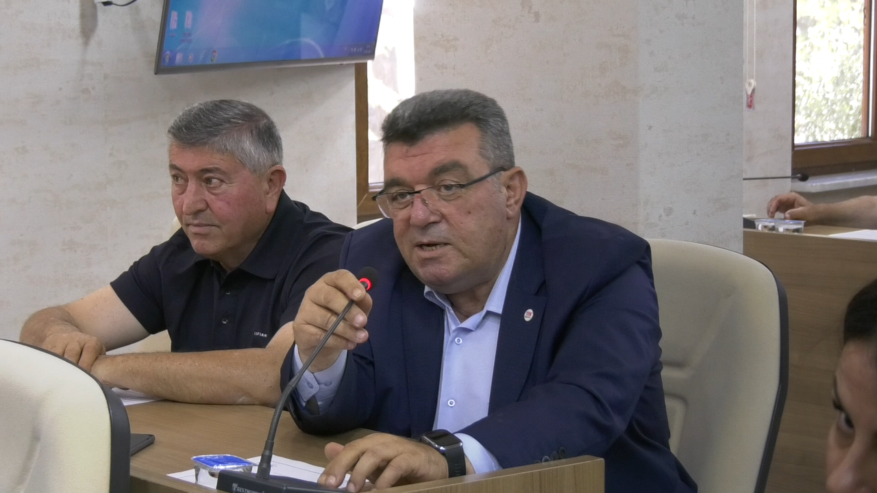 İl Genel Meclisinde 'Kaçak Yapı' Çıkışı: Ümit Er'den Çifte Standart Tepkisi!