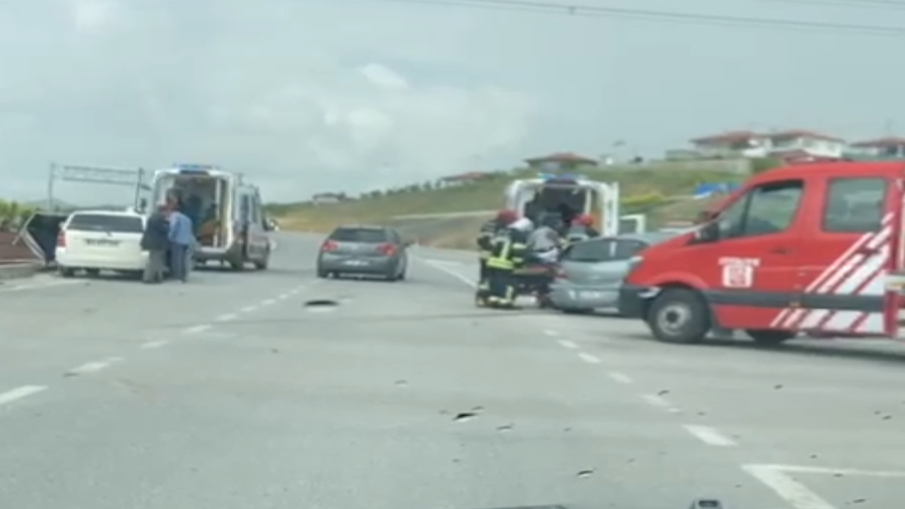Kavşakta Feci Kaza! Çok Sayıda Yaralı Var, Müdahale Sürüyor