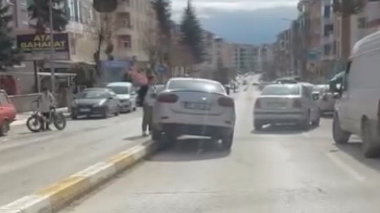 Kontrolden Çıkan Otomobil Refüje Çıktı: 1 Yaralı