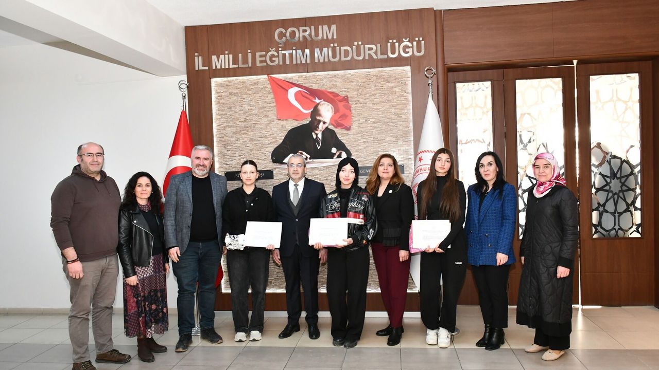 Liseler Arası “En İyi Cümle Ve Afiş Tasarımı” Yarışması Sonuçlandı!